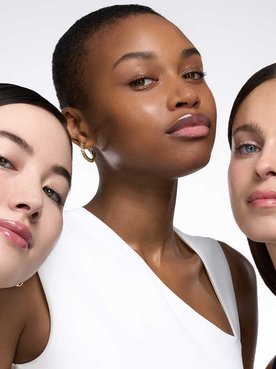 20252403 Oap Revitalift Filler Glass Skin Asset16 Na Dmi Na Na Digital Dmi Landscape
