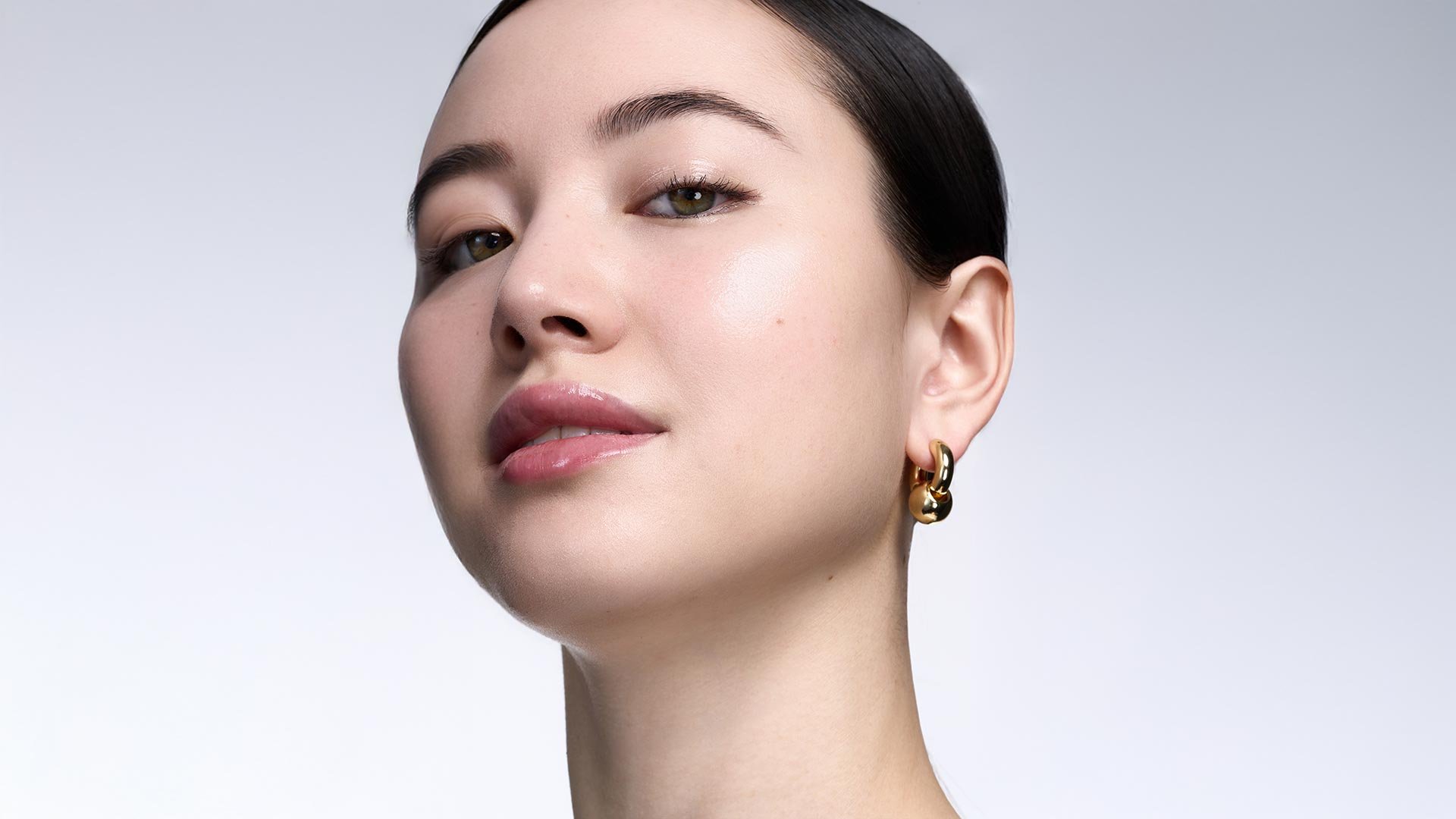 20252403 Oap Revitalift Filler Glass Skin Asset6 Na Dmi Na Na Digital Dmi Landscape