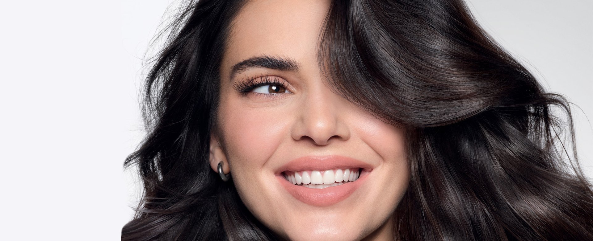 251125 Oap Elvive Collagen Styling Tricks Article Kjenner Stage 2000x815 Dmi Website