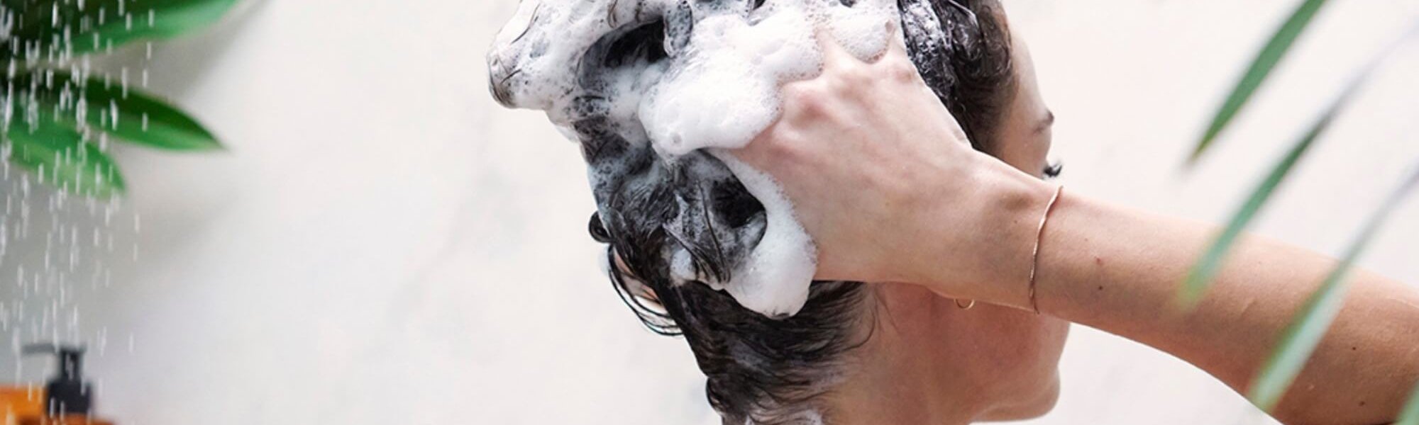 5 IMPACCHI PER CAPELLI DA FARE PRIMA DELLO SHAMPOO