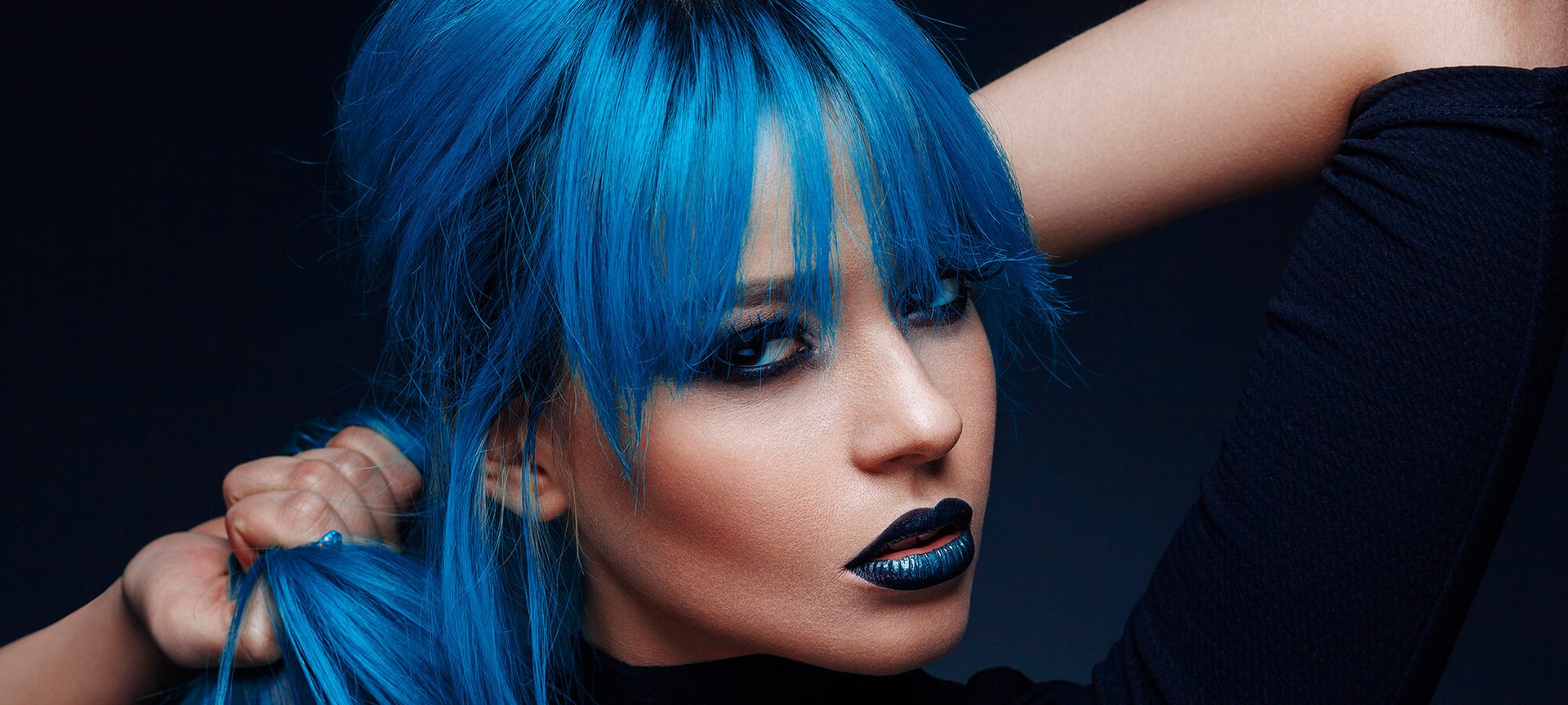 CAPELLI BLU LA TONALITÀ TENDENZA PER L’ESTATE