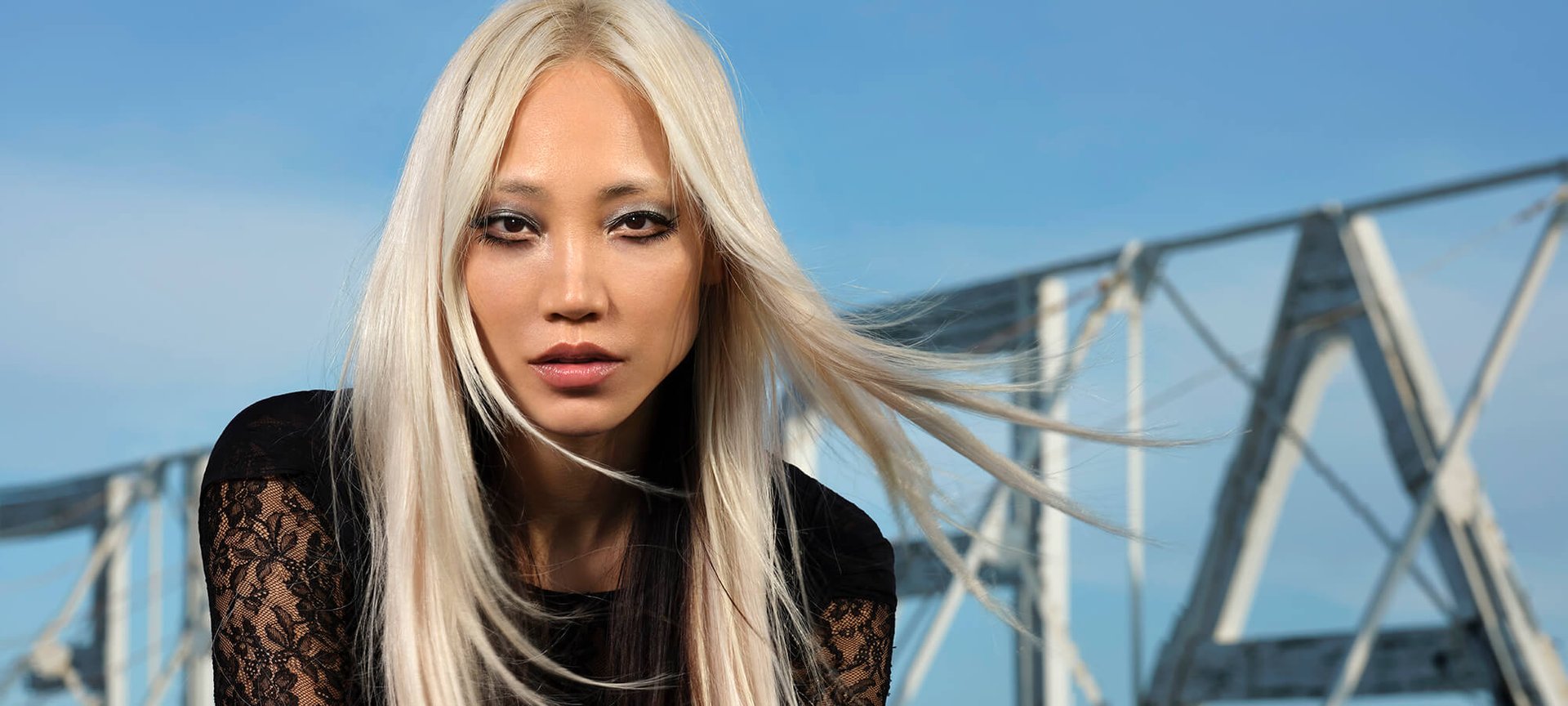 DECOLORAZIONE CAPELLI ECCO DI COSA SI TRATTA