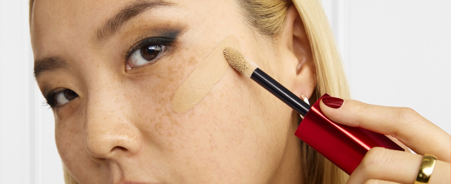 20240111 Oap Dmi Skin Ink Application Shade140 Closeup