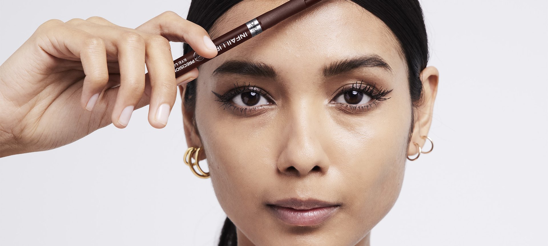 231691   Maqui INFALLIBLE 24H PRECISION FELT Banner 2000X900 VISUAL BROWN