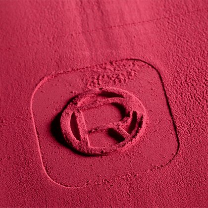 232400 Maqui COLOR OF WORTH Banner Sito FLATLAY 500X500 Texture PINK V1 F6