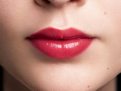 Rossetto Color Riche 109 Pursue Pretty Dettaglio Applicazione Prodotto Pelle Chiara
