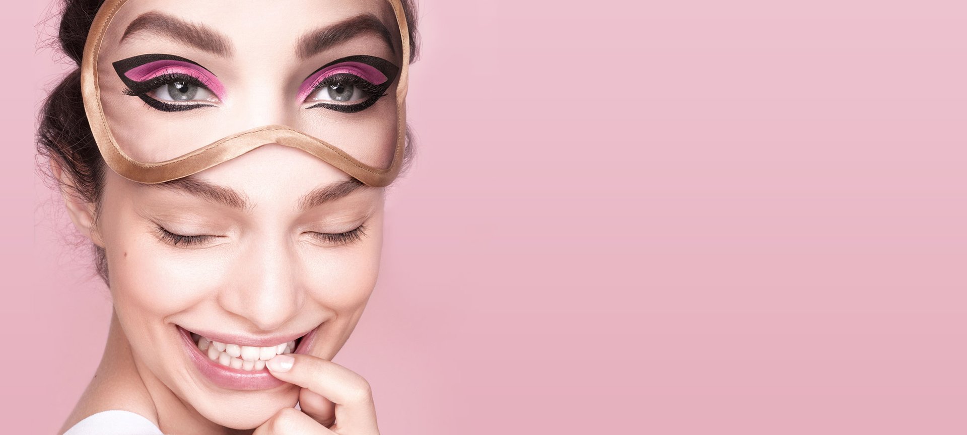 Modella Luma Grothe Acqua Micellare Detergente