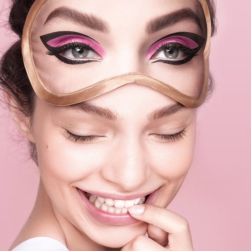 Modella Luma Grothe Acqua Micellare Detergente