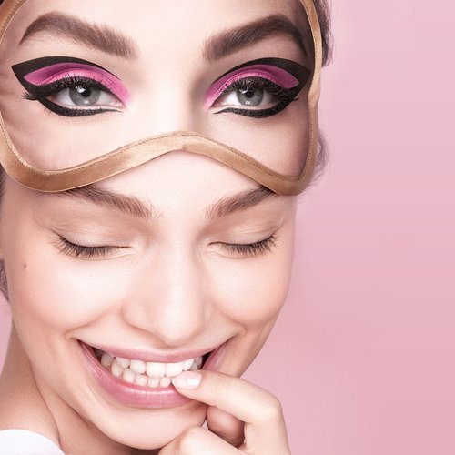 Modella Luma Grothe Acqua Micellare Detergente